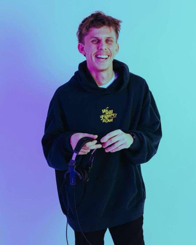 Ben (Benji Reid) - 4 years of commercial nightclub experience under my belt, I’ve played everything from the busiest nightclub residencies to weddings, private events, fitness comps, and even worked with brands like Red Bull. I pride myself on my song selection and ability to read a crowd, making sure every set keeps people singing, dancing, and having an unforgettable time. Whether I’m dropping pop anthems, hip hop bangers, R&B vibes, house tunes, or throwbacks, I’m all about creating that buzz you feel when the dancefloor going off.

#myeventdj #weddingdj #events #dj #copprateeventdj