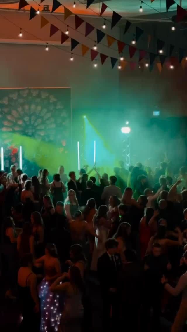 107 events.
7 regions.
535 hours of music.
45 first dances.
16,050 people on the dancefloor.

Thanks for the moments — see you in 2026.

#myeventdj #weddingdj #corporatedj #schoolballdj #nzevents